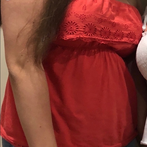 Off shoulder  top with eyelet trim Medium - Picture 3 of 4